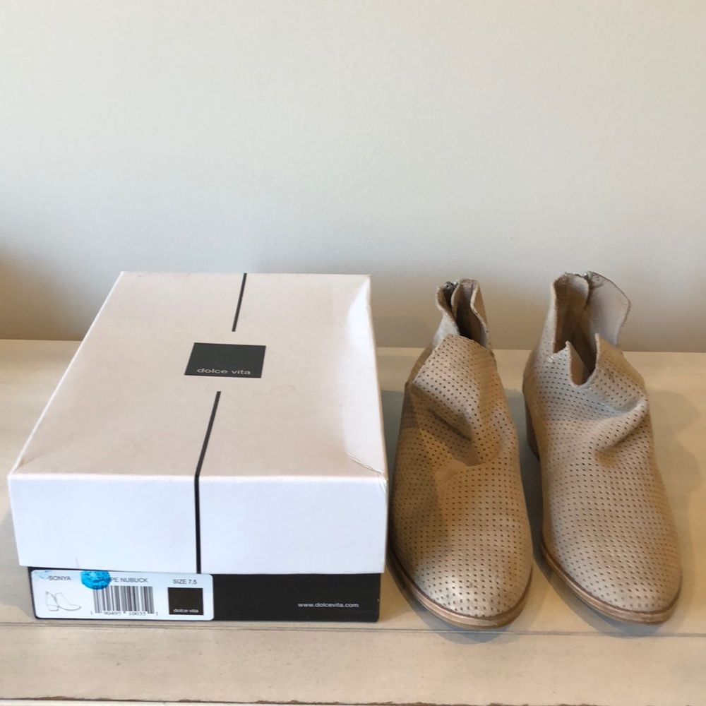 Dolce Vita Sonya Booties Taupe Size 7.5